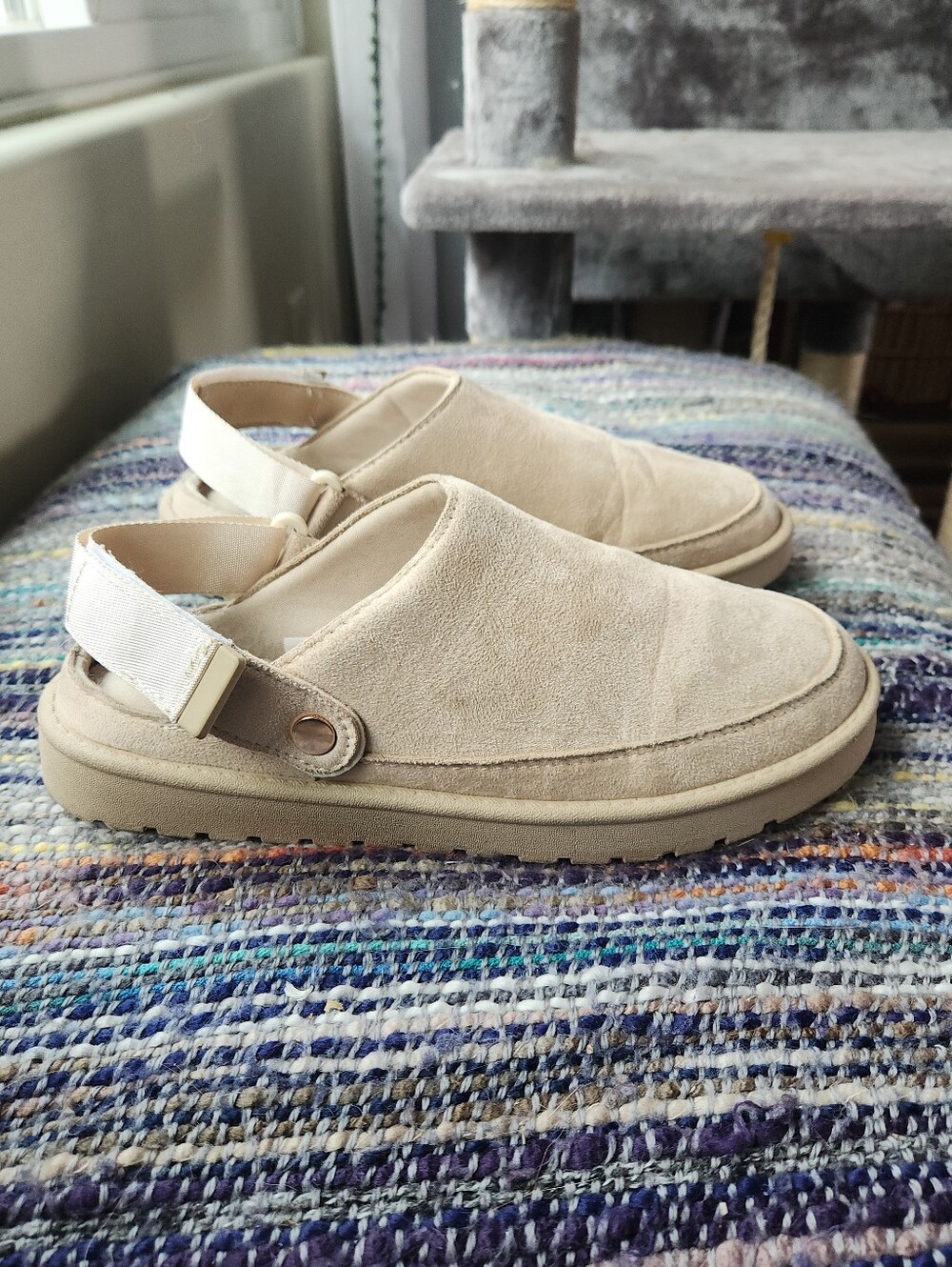 Aspen Faux Suede Clogs sz 9 fits 8.5 light cream natural slippers